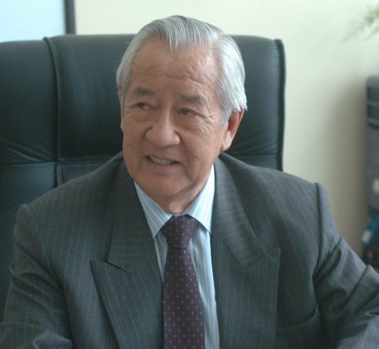 “Por una Taza de Té” (“For a Cup of Tea”) by Luis Chang Reyes