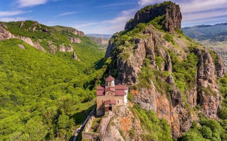 “History of the Caucasus, Volume 1: At the Crossroads of Empires” by Christoph Baumer