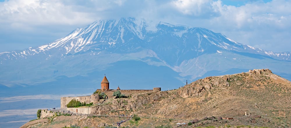 The ancient capital of Armenia, Artaxata, was located near the monastery of Khor Virap south of Yerevan; in the background is Greater Ararat (photo Christoph Baumer)