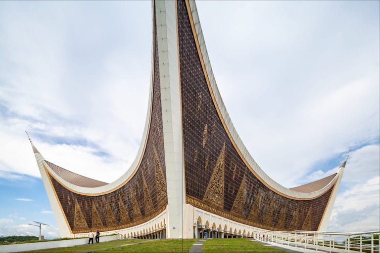 “Islamic Architecture: A World History” by Eric Broug