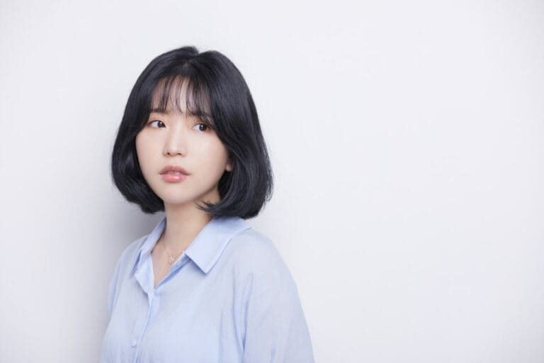 “A Thousand Blues” by Cheon Seonran